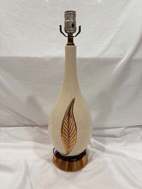 Vintage MCM Ceramic Table Lamp Ivory Speckled Gold Leaf Brass Hollywood Regency